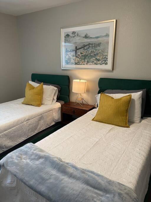 The Mary Lou - 2 Bedroom Apt In Quilt Town, Usa Hamilton Dış mekan fotoğraf